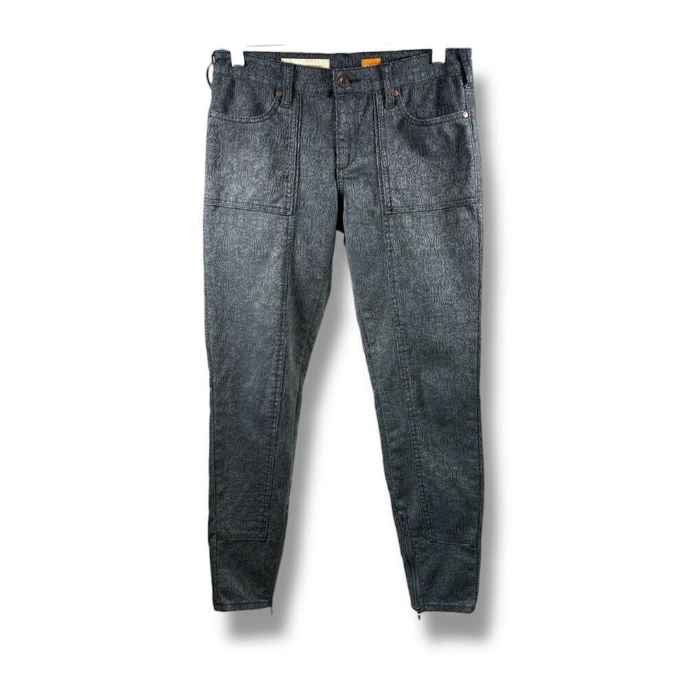 PILCROâAnthropologie Embossed Trousers in Gray Size 27